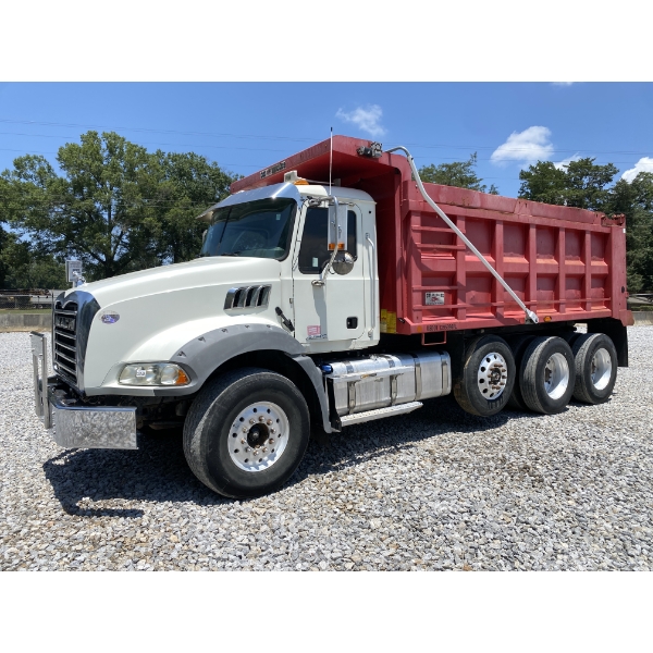 2017 MACK GU813 Dump Truck