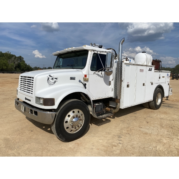 2001 INTERNATIOANL 4900 Service / Mechanic Truck