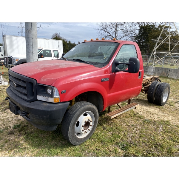2003 FORD F450 XL Cab and Chassis Truck