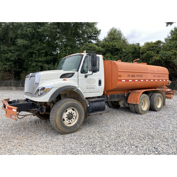 2008 INTERNATIONAL 7600 Water Truck