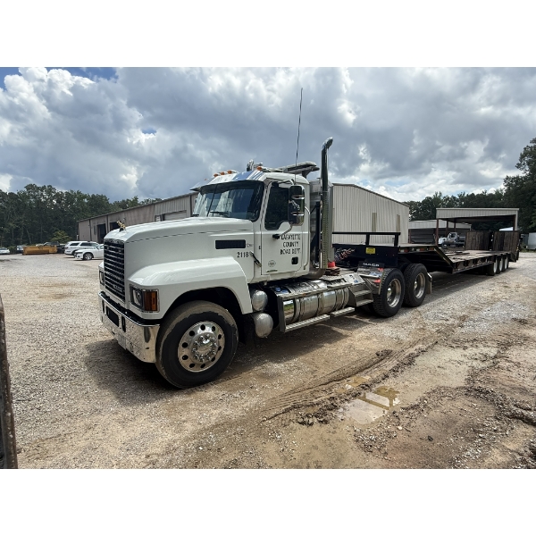 2020 MACK PI64T Day Cab Truck