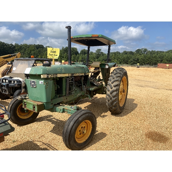 JOHN DEERE 2755 Farm Tractor