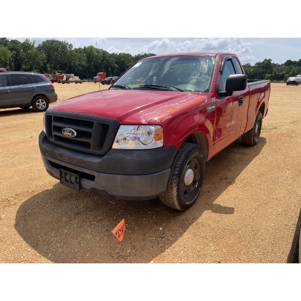 2007 FORD F150 XL Pickup Truck