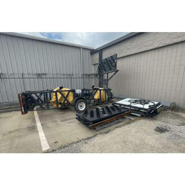 ATTENUATOR W/ MESSAGE BOARDS & ARROW BOARDS