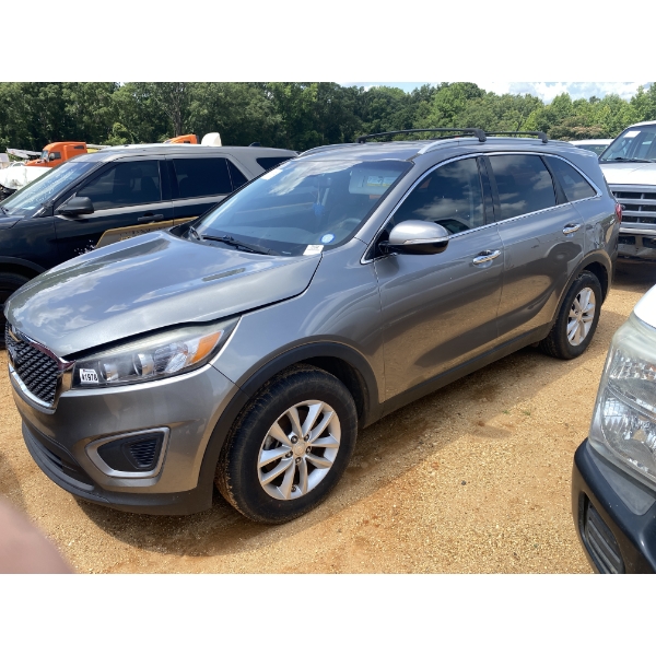 2016 KIA SORRENTO SUV