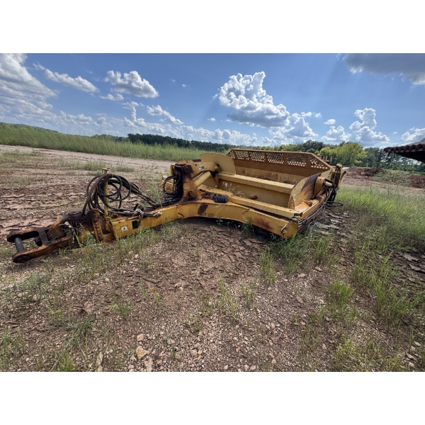 2013 JOHN DEERE 1812C Pull Scraper