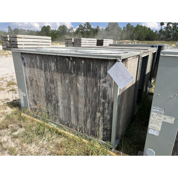 2011 TRANE VOYAGER AIR CONDITIONER UNIT