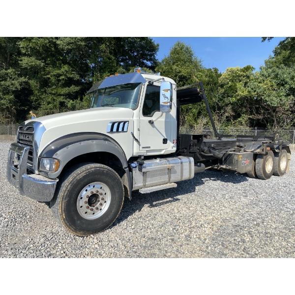 2021 MACK GR104F Roll Off Truck