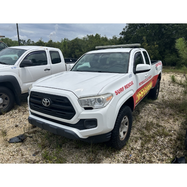 2017 TOYOTA TACOMA Pickup Truck