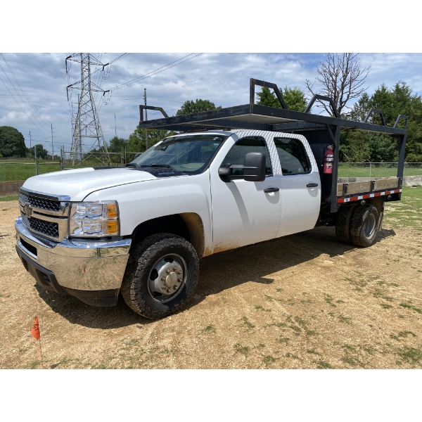 2011 CHEVROLET 3500 Flatbed Truck