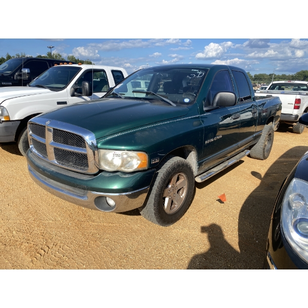 2004 DODGE RAM 1500 Pickup Truck