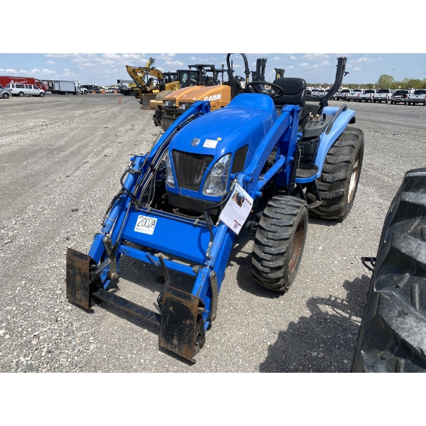 NEW HOLLAND TC40DA Farm Tractor