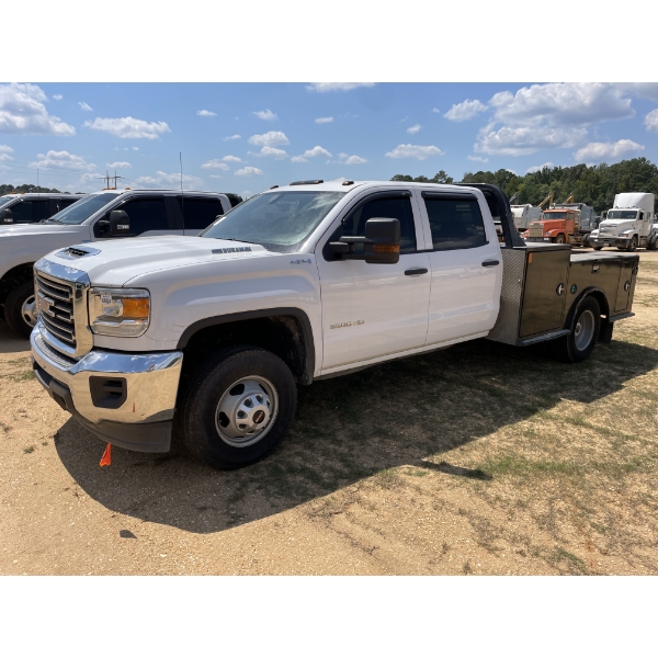 2019 GMC 3500 HD Flatbed Truck