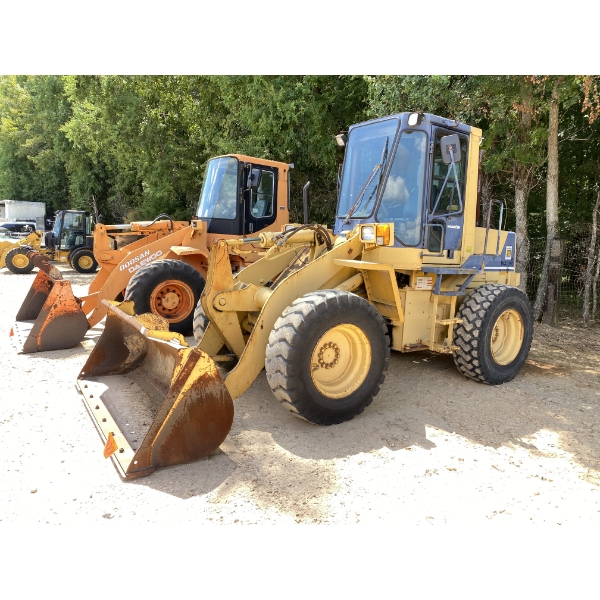 1990 KOMATSU WA120-1 Wheel Loader