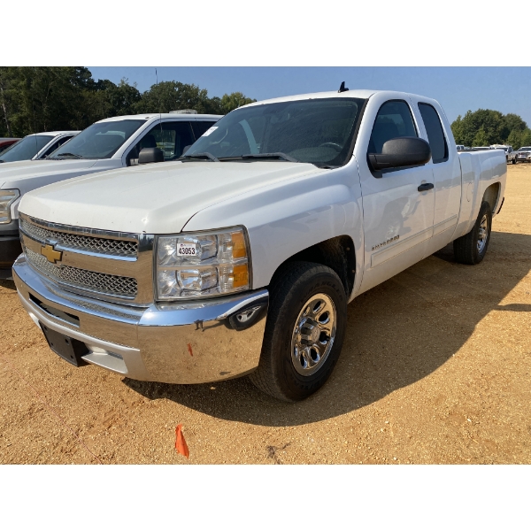 2012 CHEVROLET SILVERADO Pickup Truck