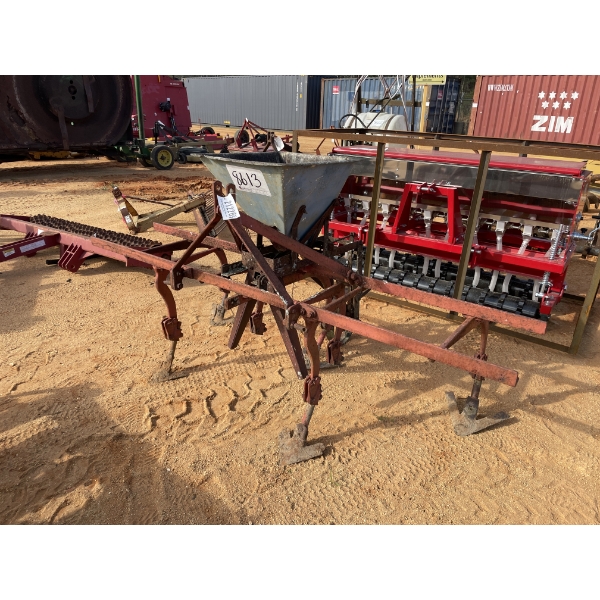 CULTIVATOR 84" W/SIDE DRESSER