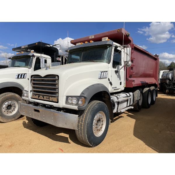 2015 MACK GU713 Dump Truck