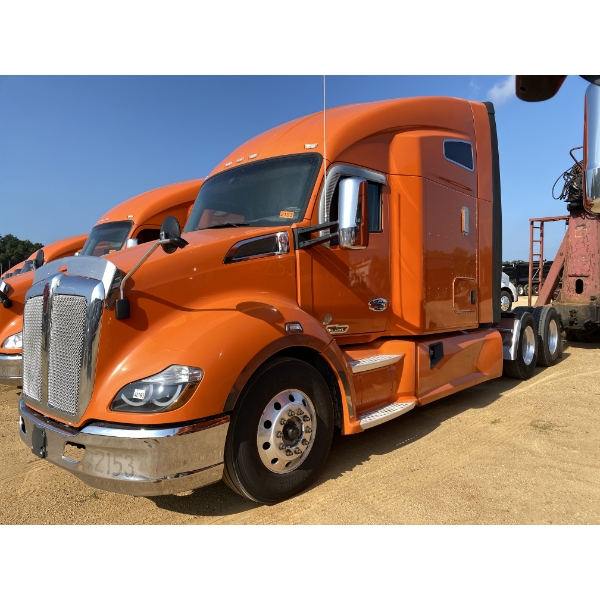2018 KENWORTH T680 Sleeper Truck