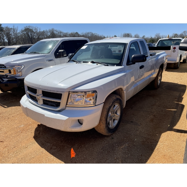 2011 DODGE DAKOTA BIG HORN Pickup Truck