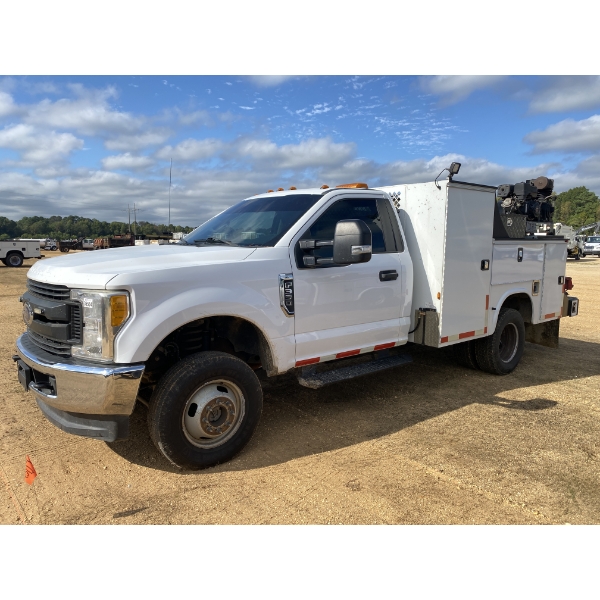 2017 FORD F350 XL Service / Mechanic Truck