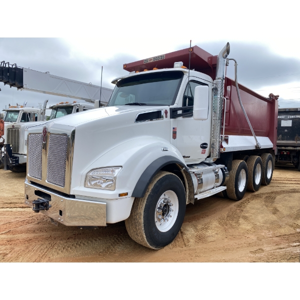 2021 KENWORTH T880 Dump Truck
