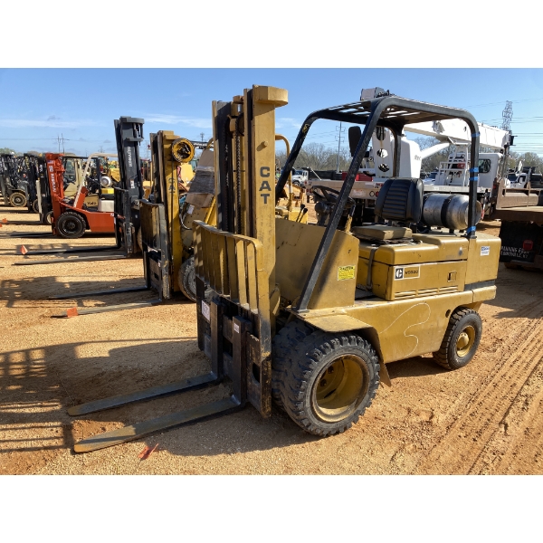 CAT VC60C Forklift - Mast