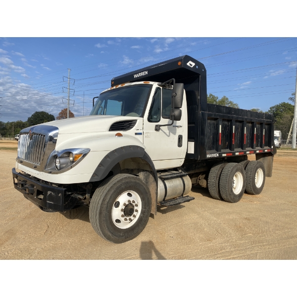 2014 INTERNATIONAL 7600 Dump Truck