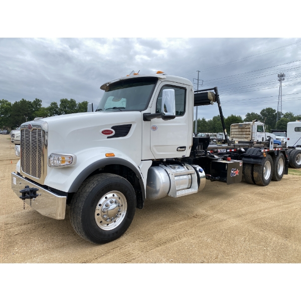 2026 PETERBILT 567 Roll Off Truck