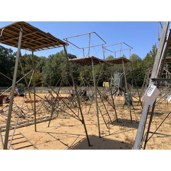 PLATFORM DEER STAND APPROX 10'