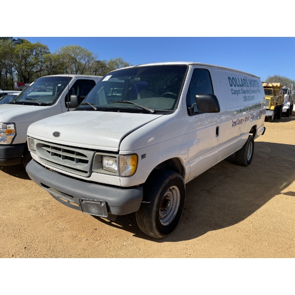 2002 FORD E350 Cargo Van