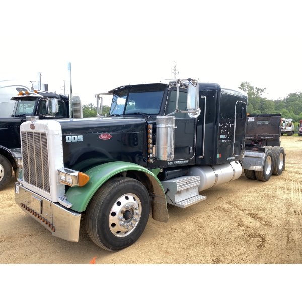 2007 PETERBILT 379 Sleeper Truck