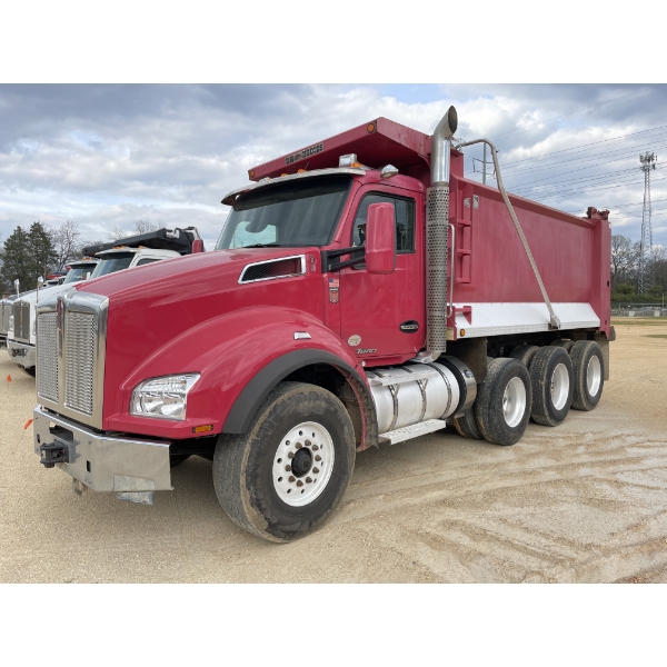 2020 KENWORTH T880 Dump Truck