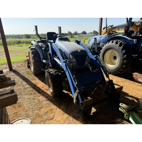 NEW HOLLAND TC40DA Farm Tractor
