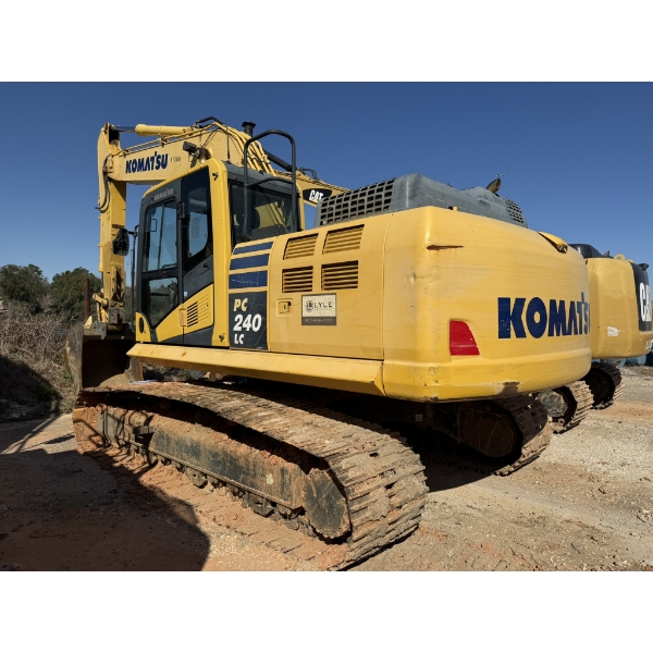 2019 KOMATSU PC240LC-11 Excavator