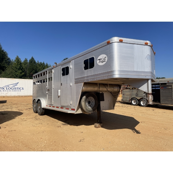 2000 DIAMOND G  Horse Trailer