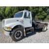 Image 1 : 1998 INTERNATIONAL 4900 Winch Truck