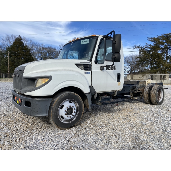 2015 INTERNATIONAL TERRASTAR Cab and Chassis Truck