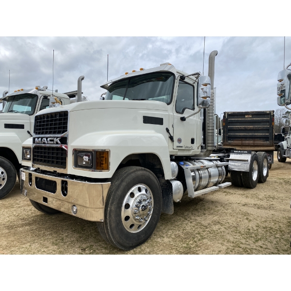 2025 MACK PI64T Day Cab Truck