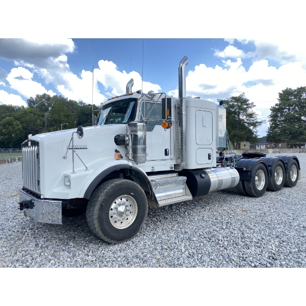 2023 KENWORTH T800 Sleeper Truck