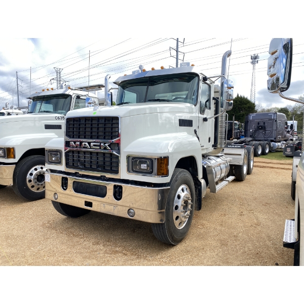 2024 MACK PI64T Day Cab Truck