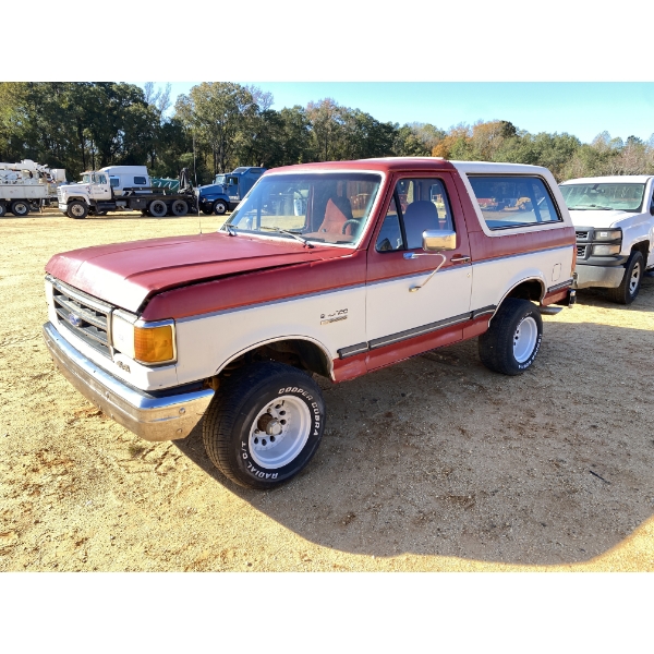 1990 FORD BRONCO XLT SUV