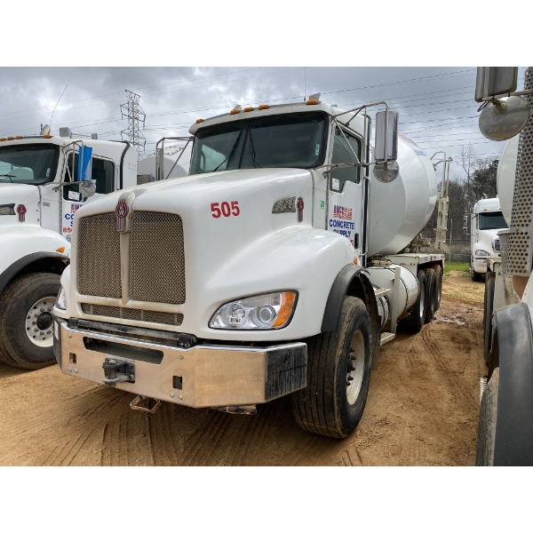 2017 KENWORTH T440 Concrete Mixer / Pump Truck