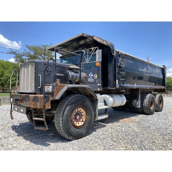 2019 KENWORTH C500 Dump Truck