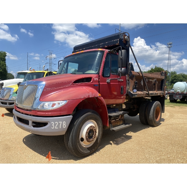 2010 INTERNATIONAL DURASTAR 4400 Dump Truck