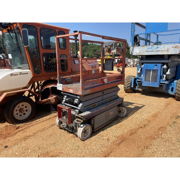 2007 SKYJACK SJIII-3219 Scissor Lift
