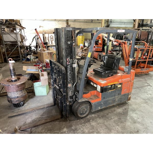TOYOTA 7FBEU20 Forklift - Mast