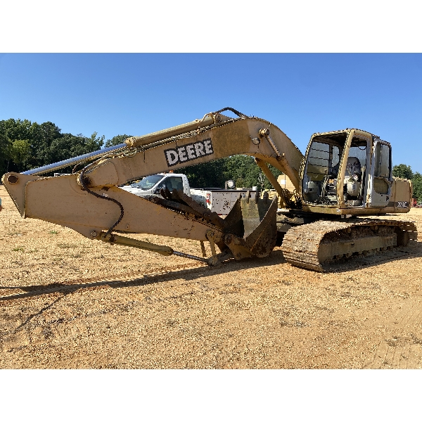 2000 JOHN DEERE 200LC Excavator