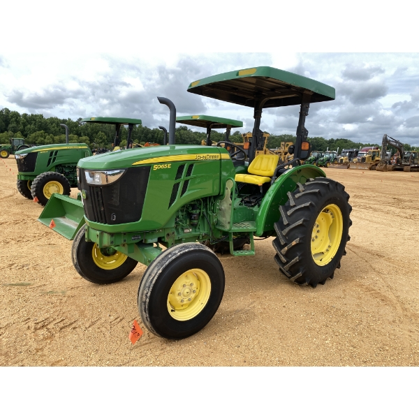 2016 JOHN DEERE 5065E Farm Tractor