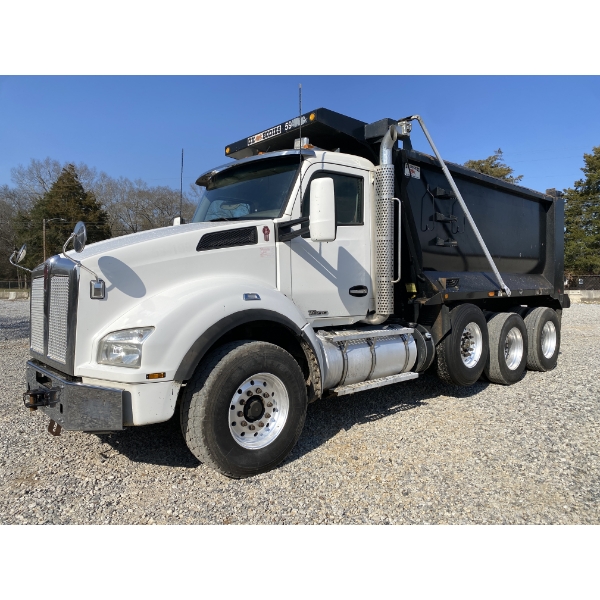 2017 KENWORTH T880 Dump Truck