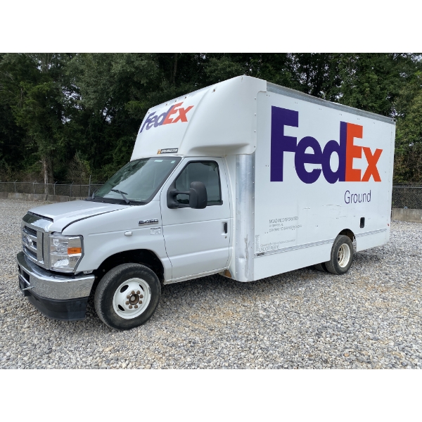 2022 FORD E450 Box Truck